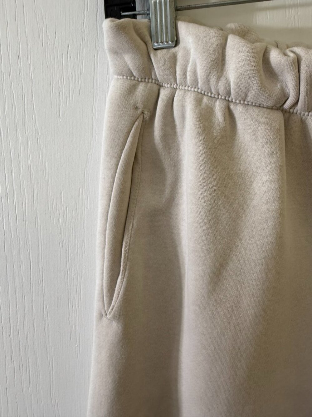 🦋 2/30 LazyPants Cream Jogger Sweatpants Size Small - Picture 6 of 9